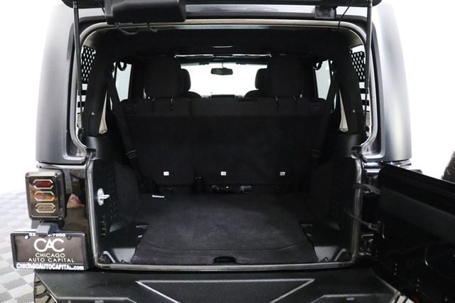 2018 Jeep Wrangler JK Unlimited Sport S 4x4 - 23035883 - 27