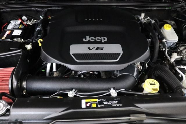 2018 Jeep Wrangler JK Unlimited Sport S 4x4 - 23035883 - 28