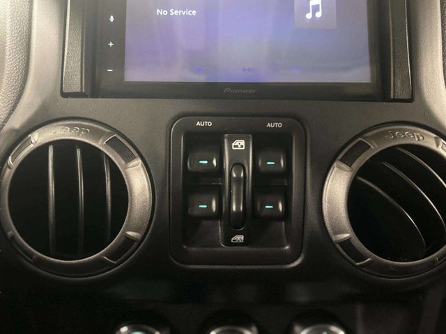 2018 Jeep Wrangler JK Unlimited Sport S 4x4 - 22989122 - 23