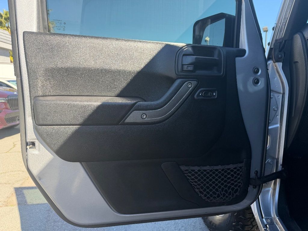 2018 Jeep Wrangler JK Unlimited Sport S 4x4 - 22976448 - 10