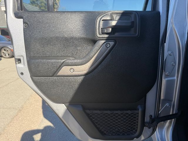 2018 Jeep Wrangler JK Unlimited Sport S 4x4 - 22976448 - 19