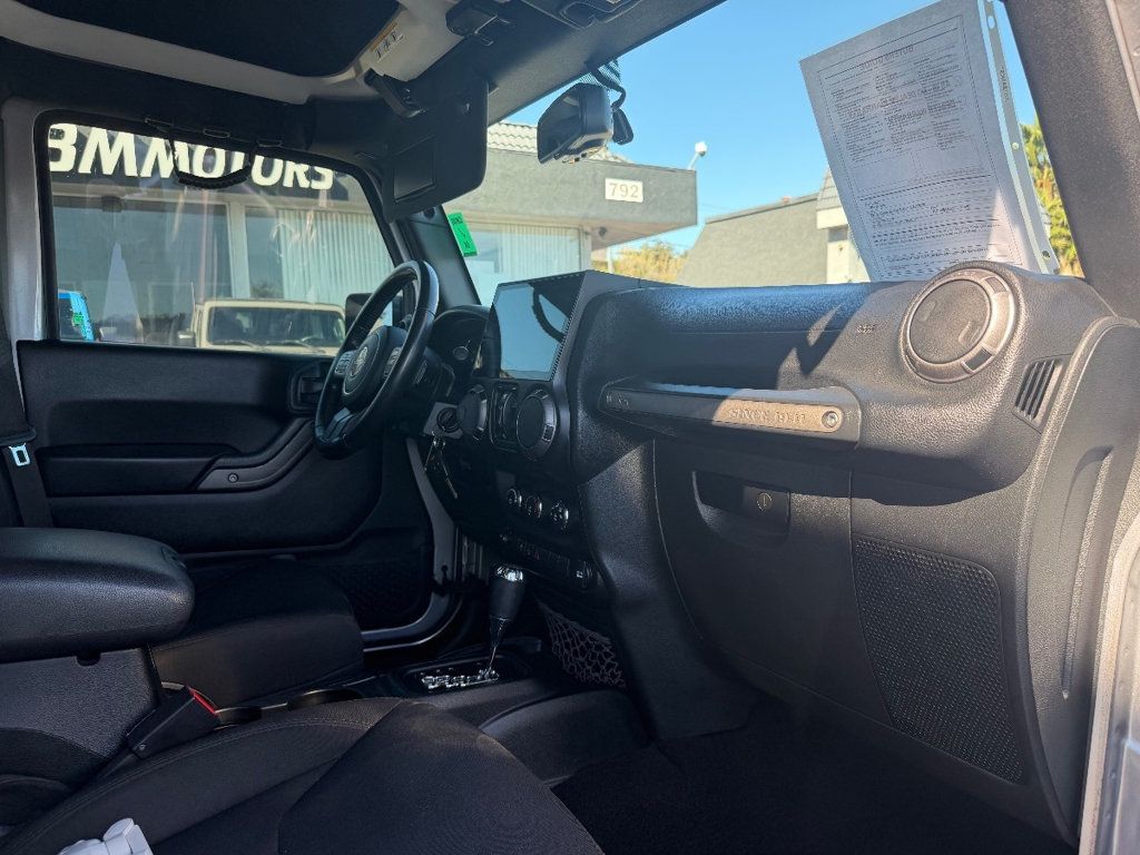 2018 Jeep Wrangler JK Unlimited Sport S 4x4 - 22976448 - 21