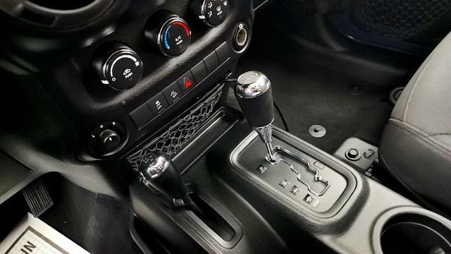 2018 Jeep Wrangler JK Unlimited Sport S 4x4 - 23017532 - 15