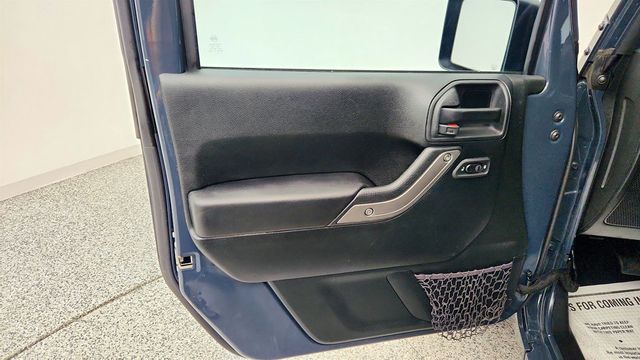 2018 Jeep Wrangler JK Unlimited Sport S 4x4 with 3-Piece Hard Top & Connectivity Group - 23017532 - 9