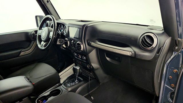 2018 Jeep Wrangler JK Unlimited Sport S 4x4 with 3-Piece Hard Top & Connectivity Group - 23017532 - 22