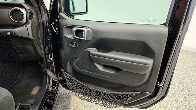 2018 Jeep Wrangler JK Unlimited Sport S 4x4 w/ Tech Pkg & Soft Top - 23099179 - 21