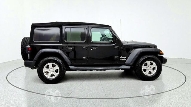 2018 Jeep Wrangler JK Unlimited Sport S 4x4 w/ Tech Pkg & Soft Top - 23099179 - 3