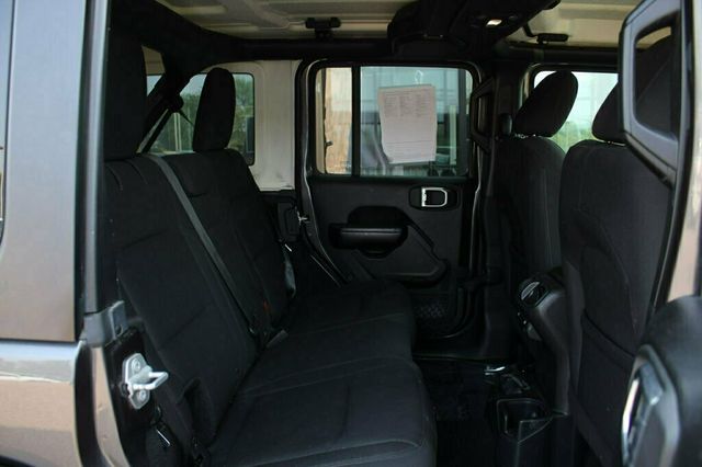 2018 Jeep Wrangler JK Unlimited SPORT S W/ HARD TOP - 22893625 - 10