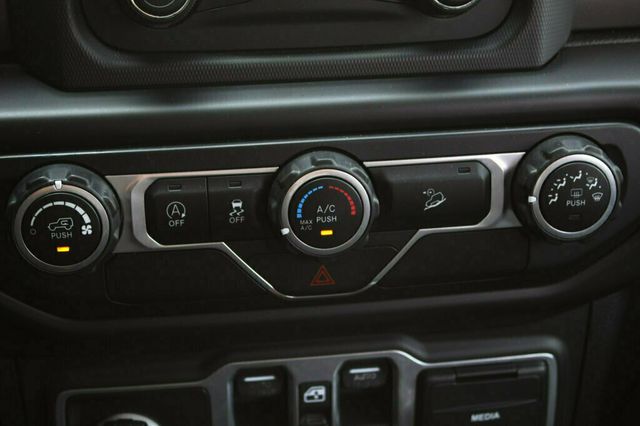 2018 Jeep Wrangler JK Unlimited SPORT S W/ HARD TOP - 22893625 - 15