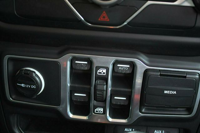 2018 Jeep Wrangler JK Unlimited SPORT S W/ HARD TOP - 22893625 - 16