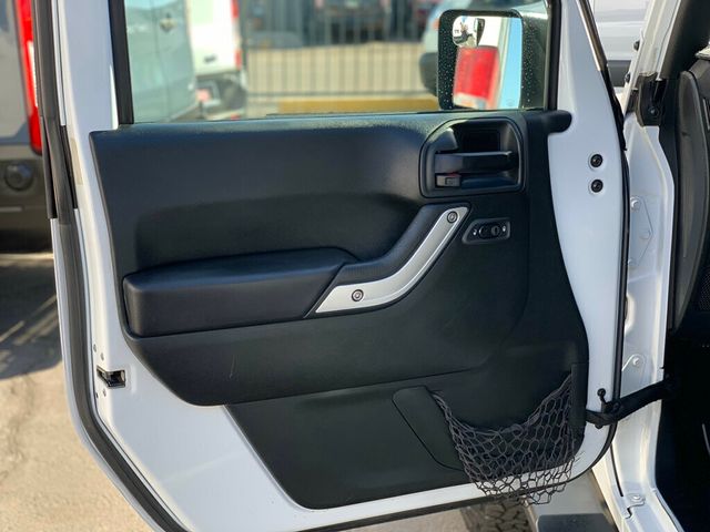 2018 Jeep Wrangler JK Unlimited Unlimited Sahara 4x4 - 22994979 - 15