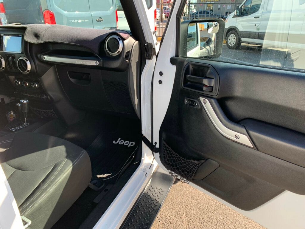2018 Jeep Wrangler JK Unlimited Unlimited Sahara 4x4 - 22994979 - 22