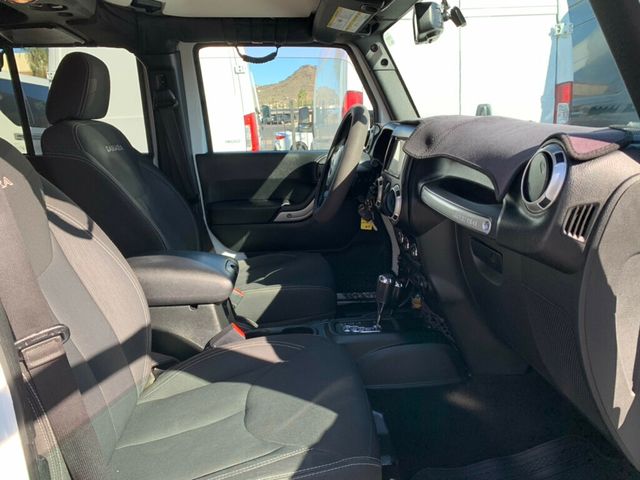 2018 Jeep Wrangler JK Unlimited Unlimited Sahara 4x4 - 22994979 - 23