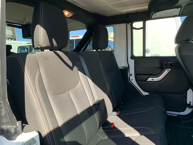 2018 Jeep Wrangler JK Unlimited Unlimited Sahara 4x4 - 22994979 - 31