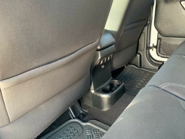 2018 Jeep Wrangler JK Unlimited Unlimited Sahara 4x4 - 22994979 - 37