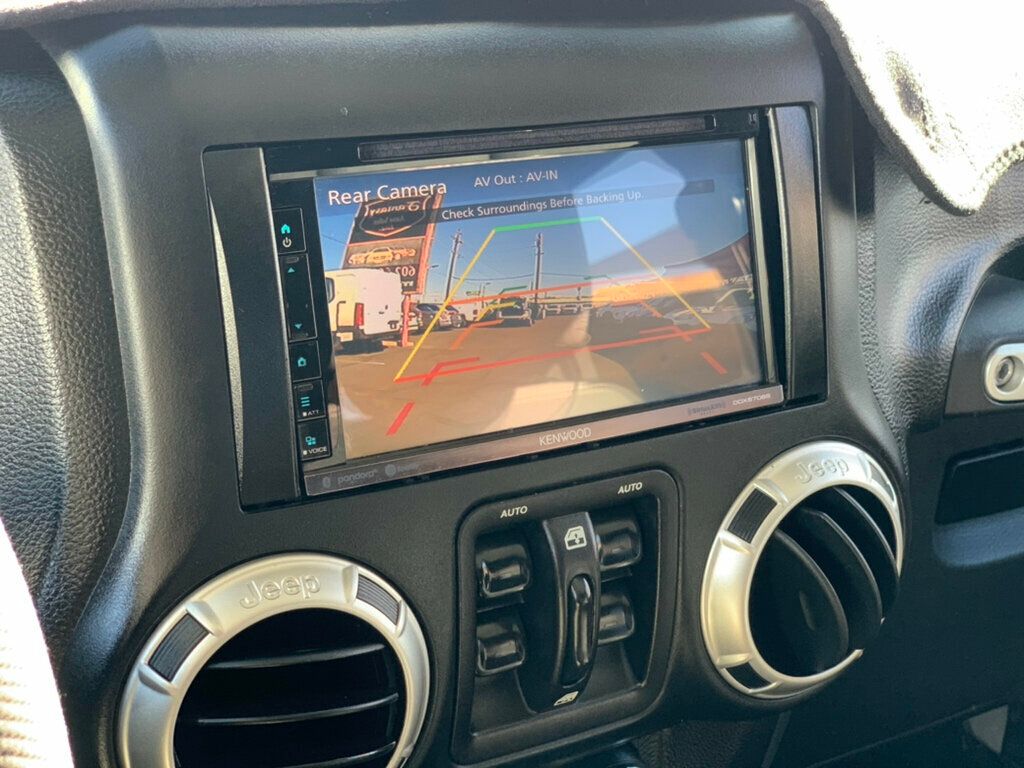 2018 Jeep Wrangler JK Unlimited Unlimited Sahara 4x4 - 22994979 - 5