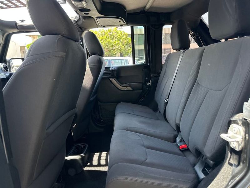 2018 Jeep Wrangler Unlimited Sport photo 13