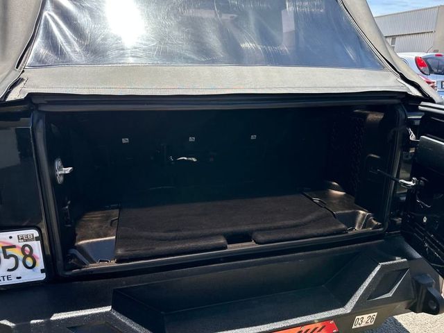 2018 Jeep Wrangler JK Unlimited Unlimited Sport - 22916215 - 19