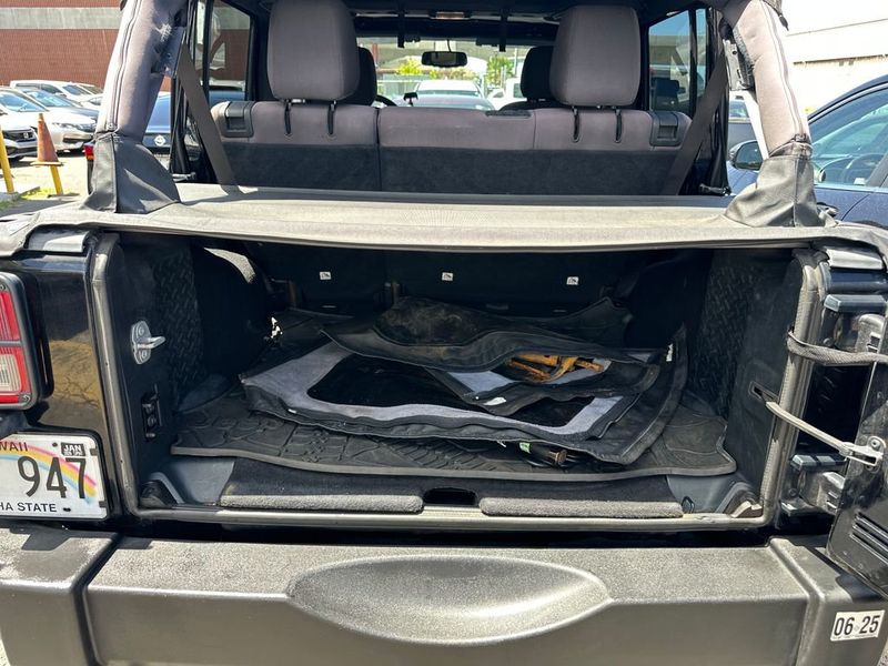 2018 Jeep Wrangler JK Unlimited Unlimited Sport - 23019688 - 19