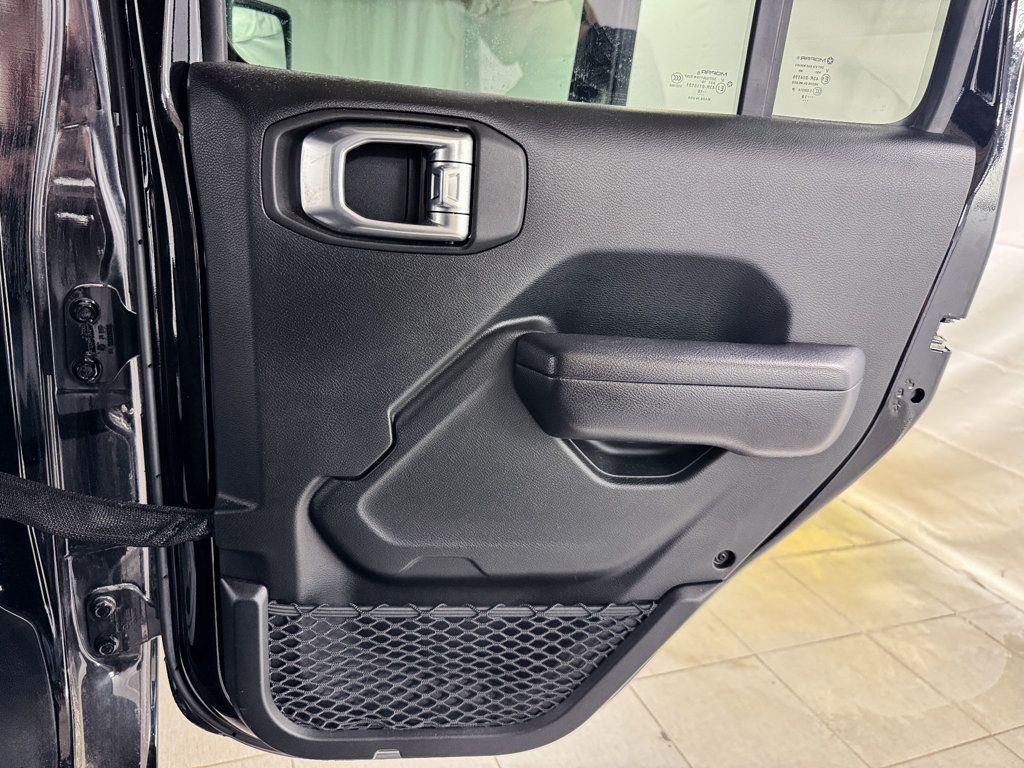 2018 Jeep Wrangler JK Unlimited UNLIMITED SPORT 4X4 - 23012625 - 16