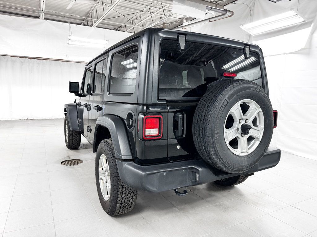 2018 Jeep Wrangler JK Unlimited UNLIMITED SPORT 4X4 - 23012625 - 3