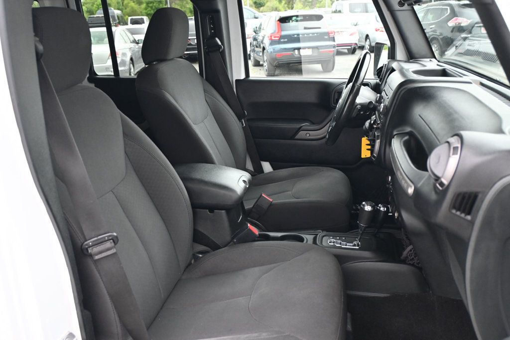 2018 Jeep Wrangler Unlimited Willys Wheeler W photo 15