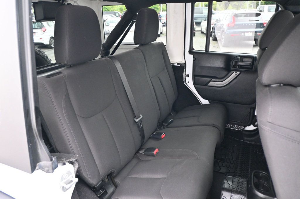 2018 Jeep Wrangler Unlimited Willys Wheeler W photo 16