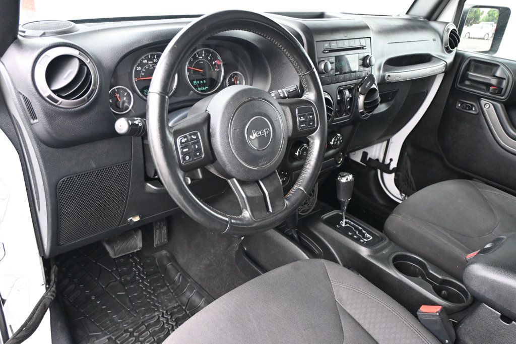 2018 Jeep Wrangler Unlimited Willys Wheeler W photo 8