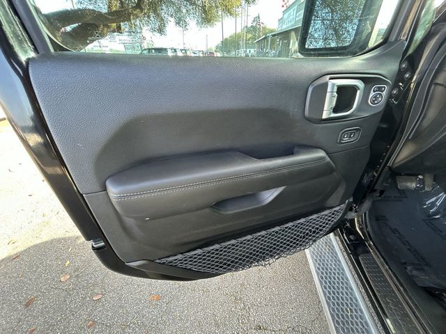 2018 Jeep WRANGLER UNLIMI SAHARA - 22994740 - 11