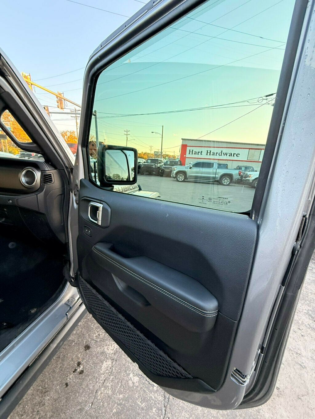 2018 Jeep Wrangler Unlimited LocalTrade/Rubicon/6-SpeedManual/ActiveSafetyGroup/BlindSpot - 22939889 - 20