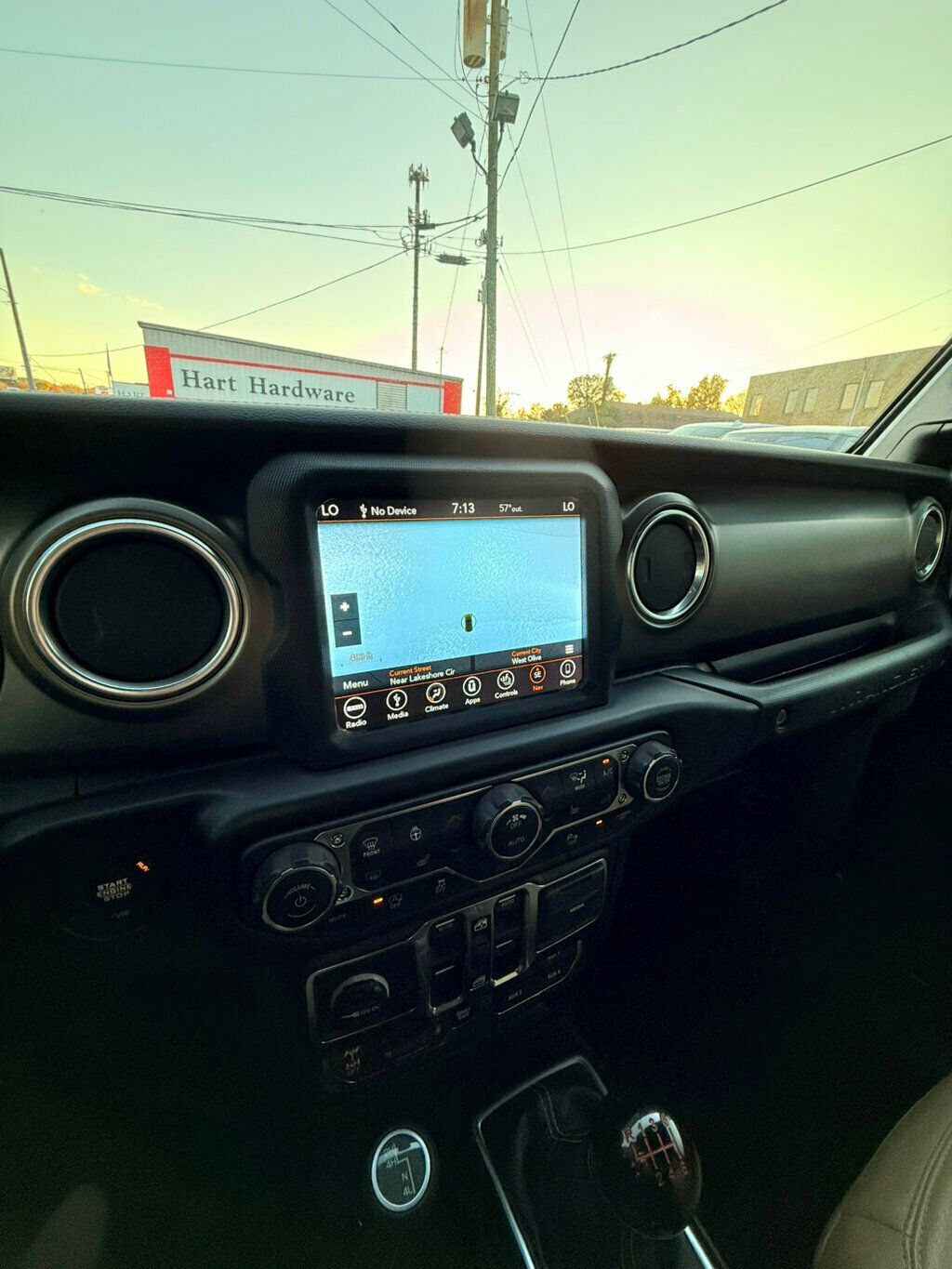 2018 Jeep Wrangler Unlimited LocalTrade/Rubicon/6-SpeedManual/ActiveSafetyGroup/BlindSpot - 22939889 - 25