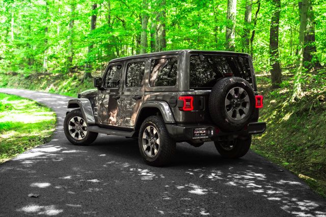 2018 Jeep Wrangler Unlimited LocalTrade/Sahara/4WD/BlindSpotMonitor/Cross-PathDetection/NAV - 23073138 - 10