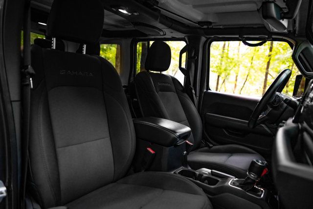 2018 Jeep Wrangler Unlimited LocalTrade/Sahara/4WD/BlindSpotMonitor/Cross-PathDetection/NAV - 23073138 - 17