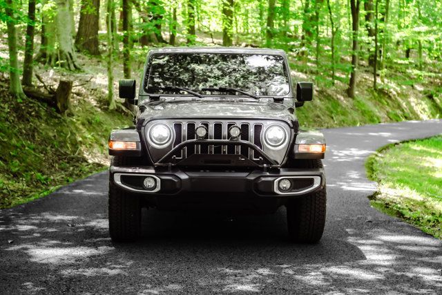2018 Jeep Wrangler Unlimited LocalTrade/Sahara/4WD/BlindSpotMonitor/Cross-PathDetection/NAV - 23073138 - 1