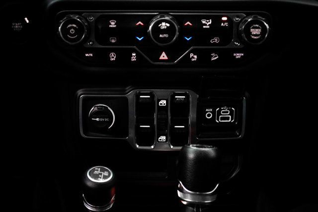 2018 Jeep Wrangler Unlimited LocalTrade/Sahara/4WD/BlindSpotMonitor/Cross-PathDetection/NAV - 23073138 - 25