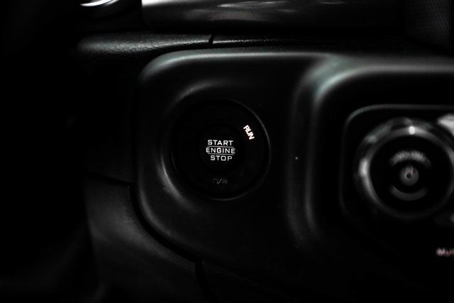 2018 Jeep Wrangler Unlimited LocalTrade/Sahara/4WD/BlindSpotMonitor/Cross-PathDetection/NAV - 23073138 - 28