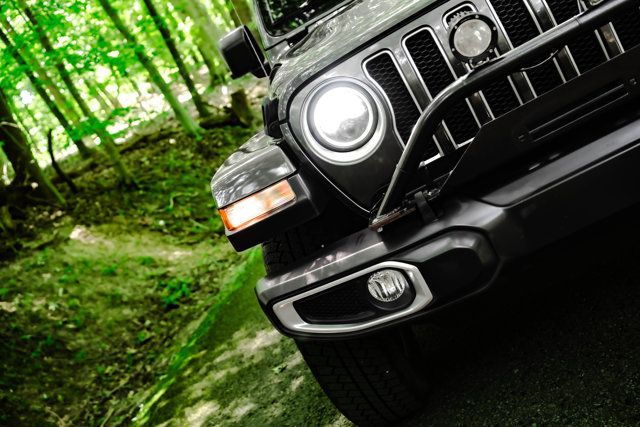 2018 Jeep Wrangler Unlimited LocalTrade/Sahara/4WD/BlindSpotMonitor/Cross-PathDetection/NAV - 23073138 - 2