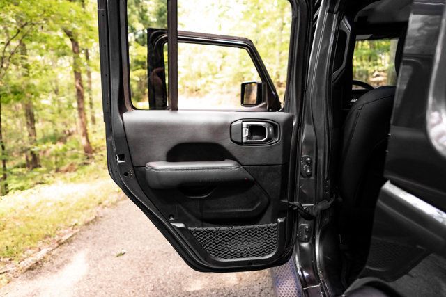 2018 Jeep Wrangler Unlimited LocalTrade/Sahara/4WD/BlindSpotMonitor/Cross-PathDetection/NAV - 23073138 - 34