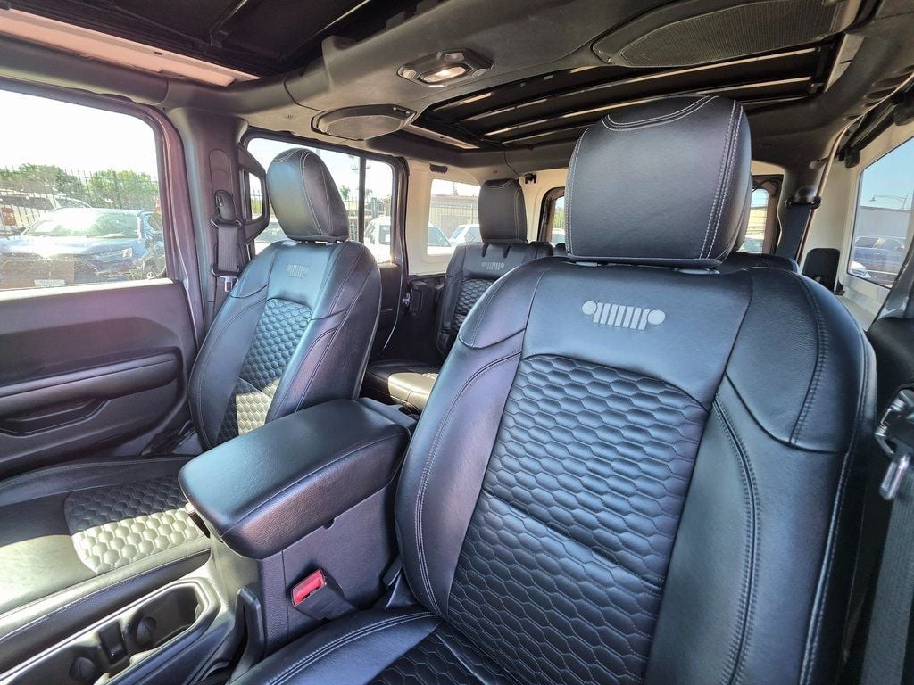 2018 Jeep Wrangler Unlimited Rubicon 4x4 - 22932785 - 17