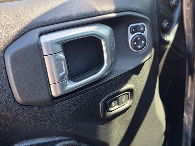 2018 Jeep Wrangler Unlimited Rubicon 4x4 - 22932785 - 24