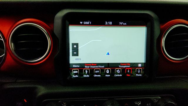 2018 Jeep Wrangler Unlimited Rubicon 4x4 w/ 8-Speed Automatic, Leather Seats & Steel Bumpers - 23079190 - 19