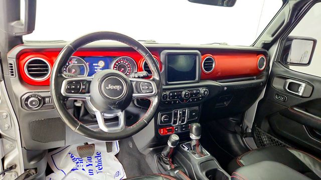 2018 Jeep Wrangler Unlimited Rubicon 4x4 w/ Hardtop & Electronic Infotainment System Group - 23018131 - 11