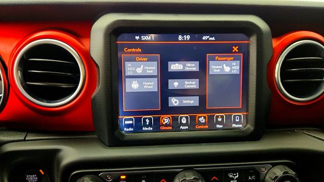 2018 Jeep Wrangler Unlimited Rubicon 4x4 w/ Hardtop & Electronic Infotainment System Group - 23018131 - 18