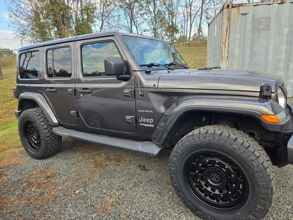 2018 Jeep Wrangler Unlimited Sahara - 22625901 - 16