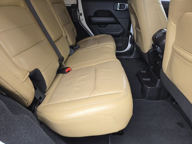 2018 Jeep Wrangler Unlimited Sahara 4x4 - 22951821 - 11