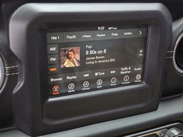 2018 Jeep Wrangler Unlimited Sahara 4x4 - 22951821 - 17