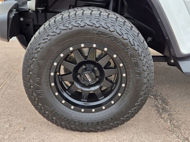 2018 Jeep Wrangler Unlimited Sahara 4x4 - 22951821 - 5