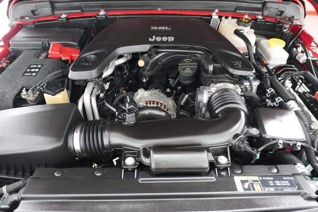 2018 Jeep Wrangler Unlimited Sahara 4x4 - 22954071 - 28