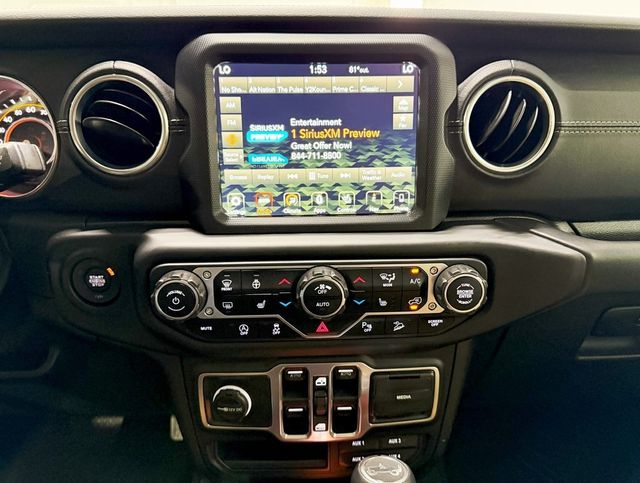 2018 Jeep Wrangler Unlimited Sahara photo 15