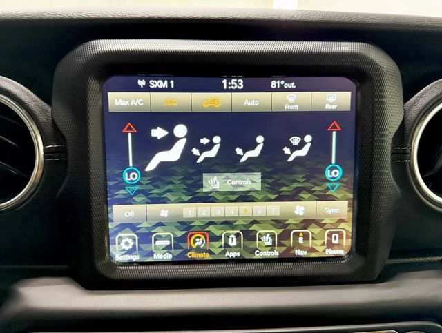 2018 Jeep Wrangler Unlimited Sahara photo 17